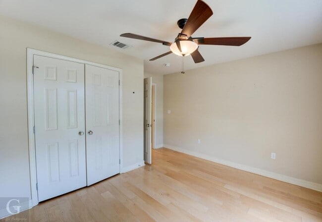 Building Photo - 407 Whitefield Ct