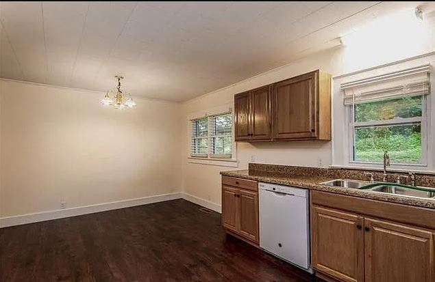 Building Photo - 40 Florence Ave