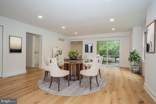 Building Photo - 4103 Laurel Dr