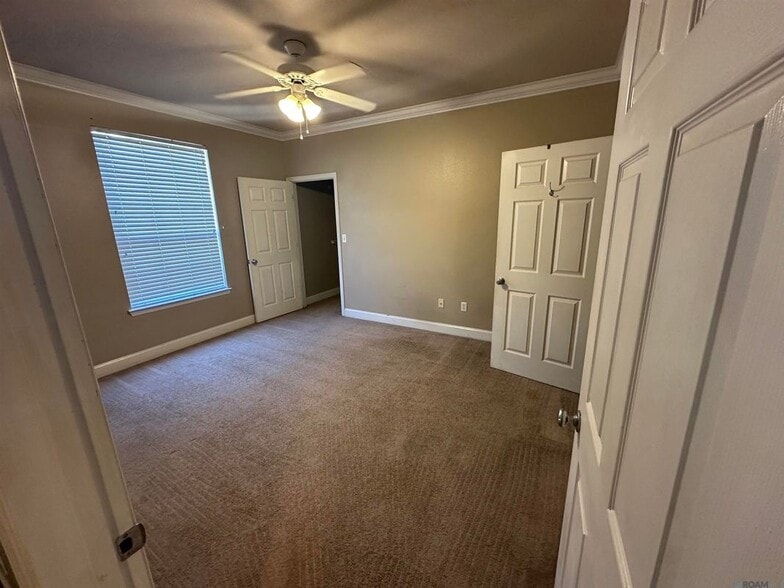 Building Photo - 900 Dean Lee Dr
