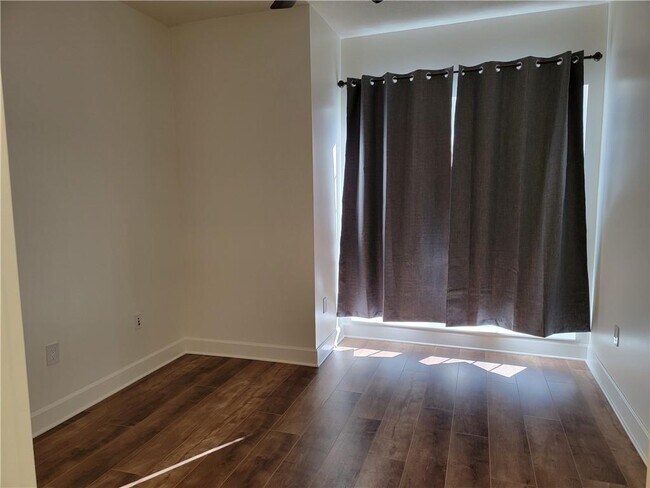 Building Photo - 195 14th St NE