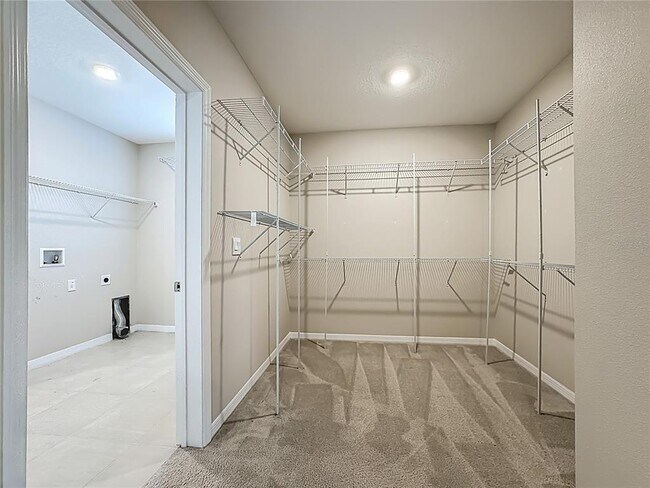 Building Photo - 13071 Brookside Moss Dr