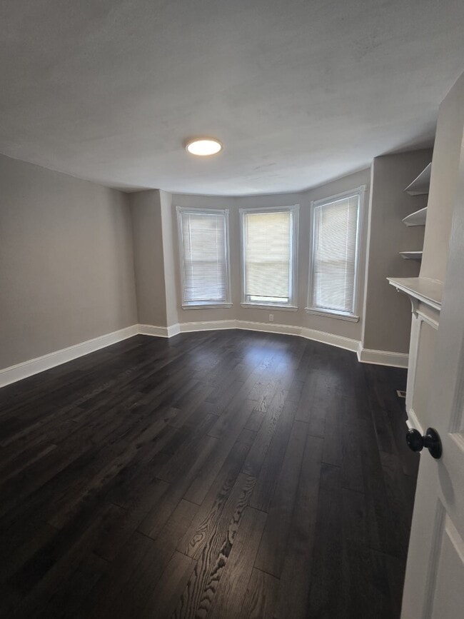 Building Photo - 6349 Elmwood Ave