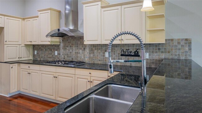 Building Photo - 617 SE 47th Loop