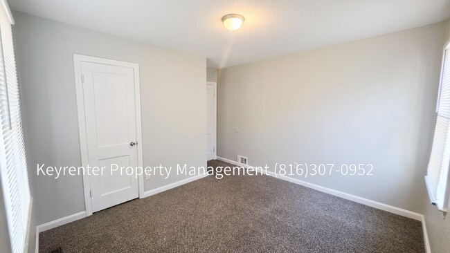 Building Photo - 3 Bed 1 Bath ready to rent!