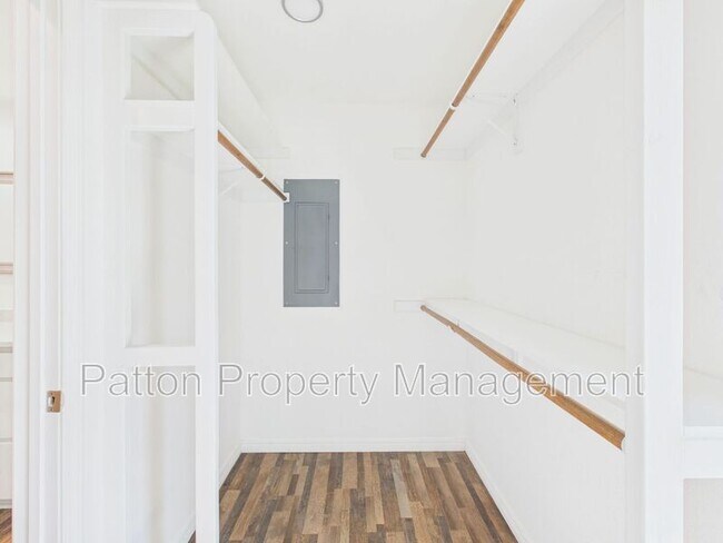 Building Photo - 6810 Montague Dr