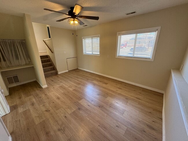 Building Photo - Charming 3-Bedroom Home with Bonus Living Space and Large Fenced Yard!!