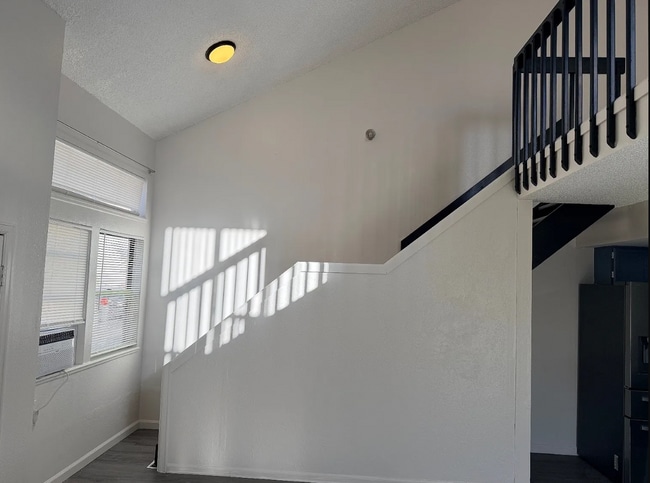 Building Photo - 17132 E Ford Dr