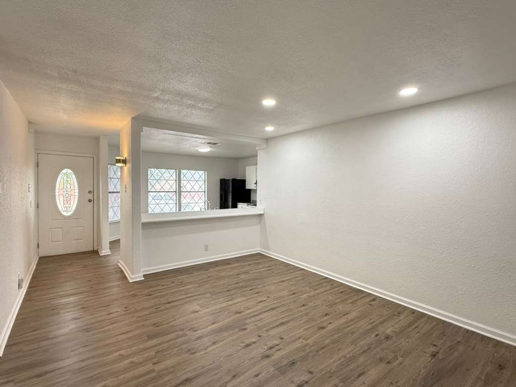 Building Photo - 6011 Hidden Rose