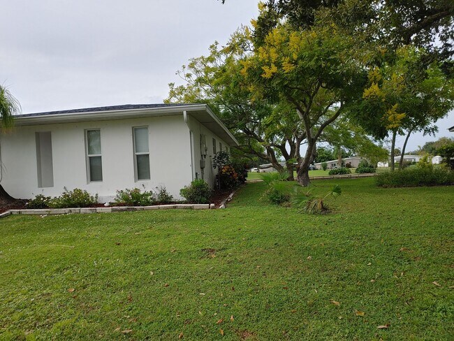 Building Photo - 6498 Fabian Rd