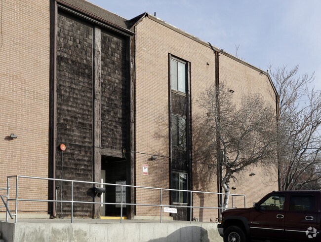 Building Photo - 320 S 700 E