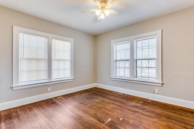 Building Photo - Charming 3BR in College Hill – Pet Friendly & Move-In Ready!
