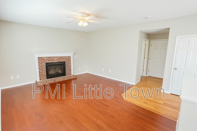 Building Photo - 4884 S Liverpool Ct
