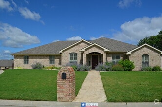 Building Photo - EXECUTIVE HOME IN COUNTRY TRAILS SUBDIVISI...