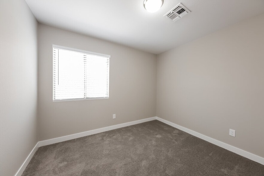 Building Photo - 13859 W Tara Ln