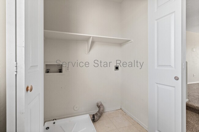 Building Photo - 12106 N 130th Dr