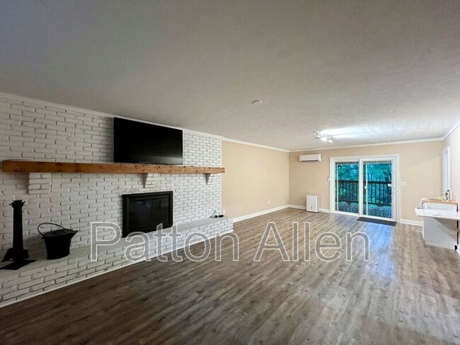 Building Photo - 9 Ravenwood Ln