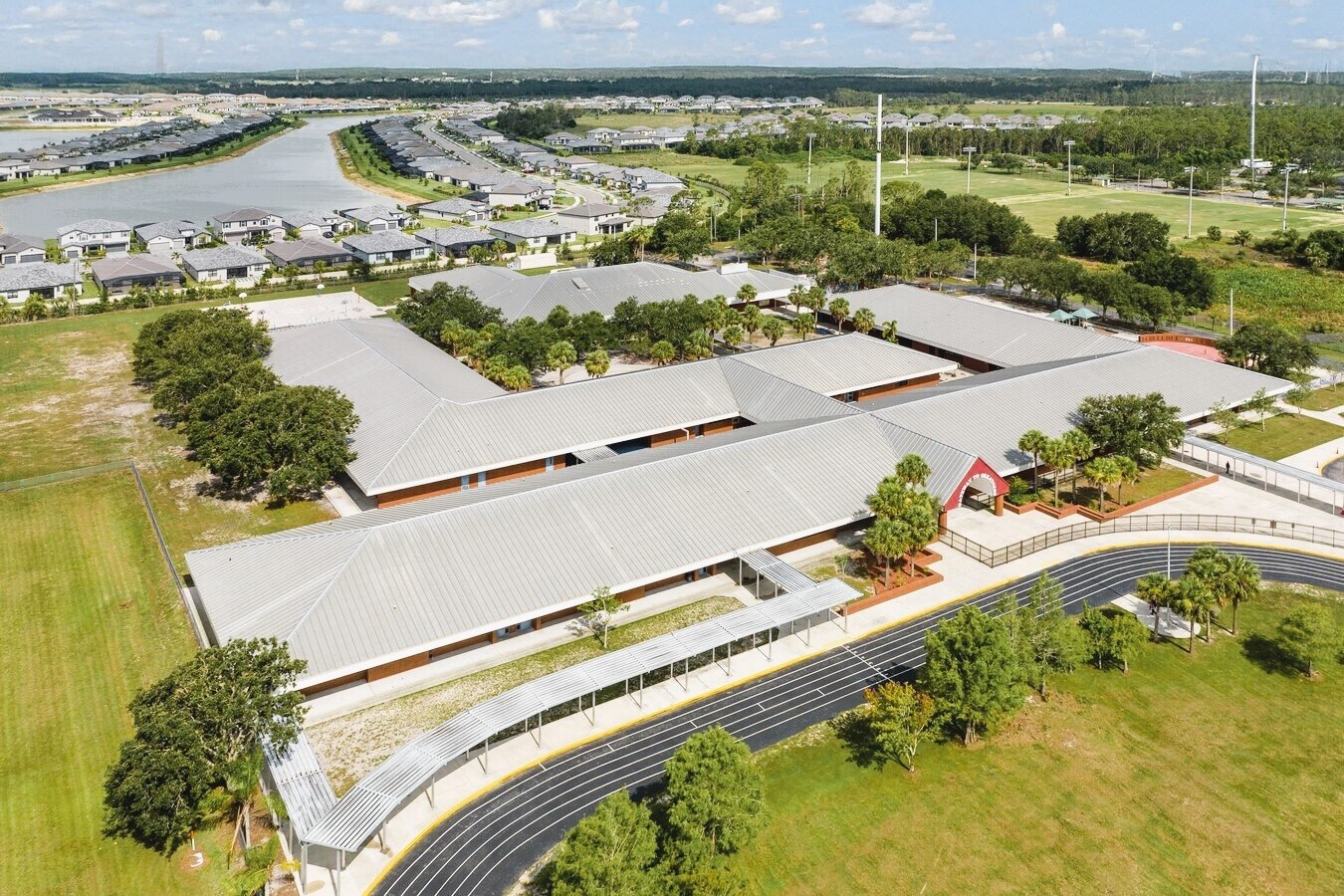 Building Photo - 548 Woodview Dr