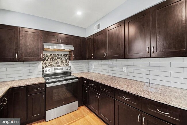 Building Photo - 7207 Jayhawk St