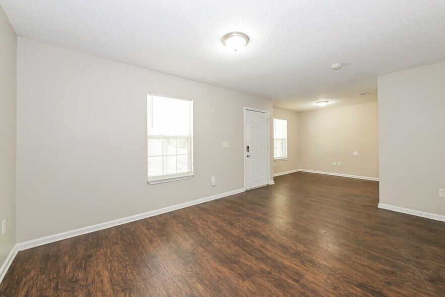 Building Photo - 7926 Pipit Ave