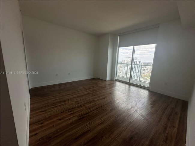 Building Photo - 1900 N Bayshore Dr