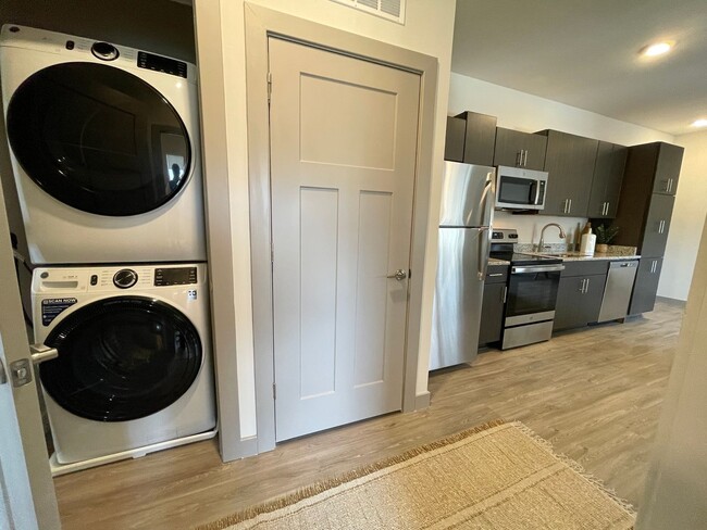 Building Photo - Emilia | 1 Bed 1 Bath | 647 sf