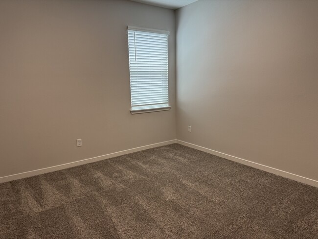 Building Photo - 96549 Stillpoint Wy