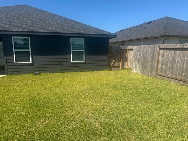 Building Photo - 8763 Cedar Elm Pass