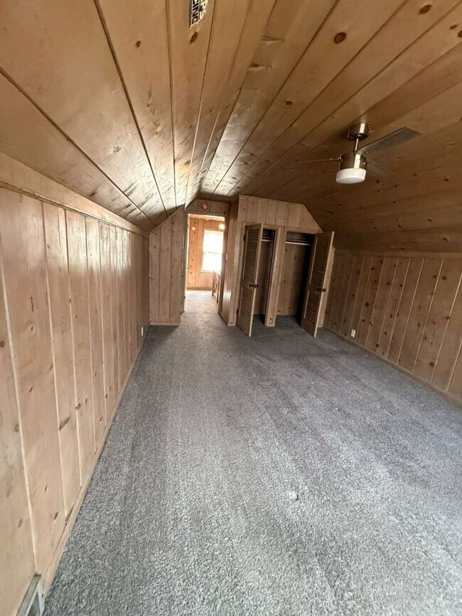 Building Photo - 9054 Grandville Ave