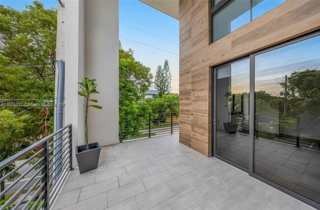 Building Photo - 3265 Bird Ave