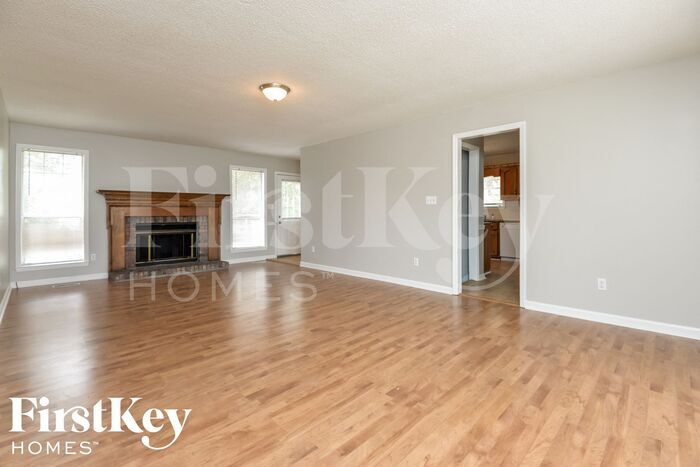 Building Photo - 1701 Wendy Cir