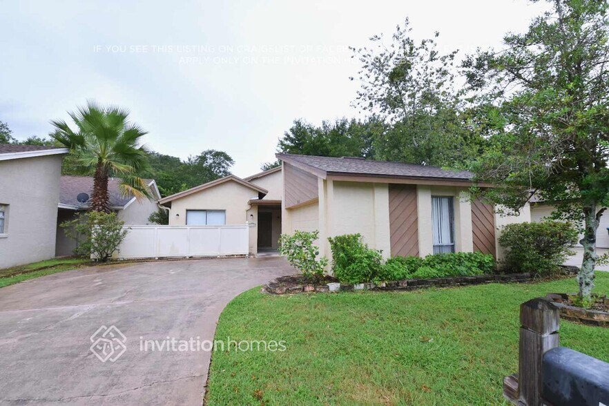 Primary Photo - 1030 Weathered Wood Cir