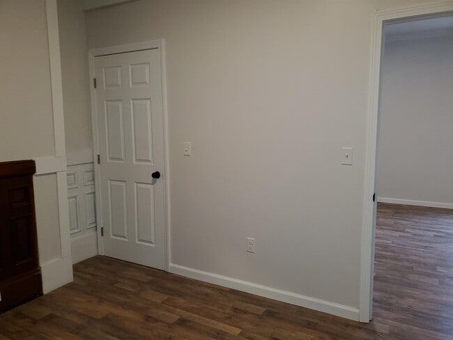 Building Photo - 17 Canaan St