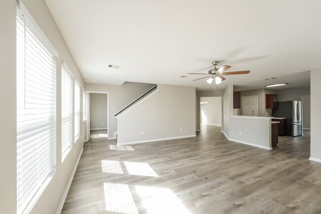 Building Photo - 3074 View Valley Trail