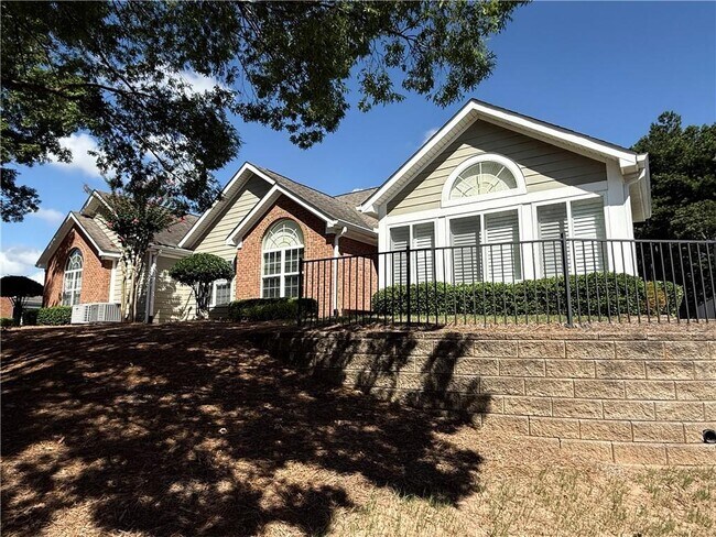 Building Photo - 3050 Orchard Ridge Cir