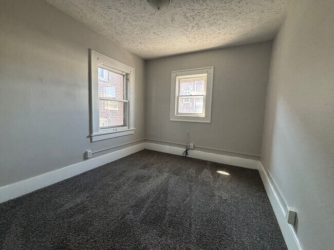 Building Photo - Harrises REO 631 S 19th Ave LLC (629/631 S 19th)