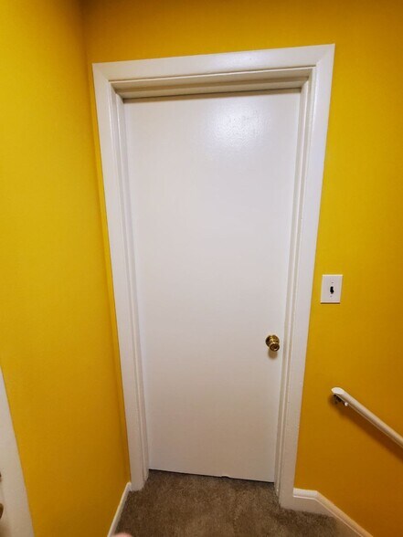 Building Photo - 23755 Banbury Cir