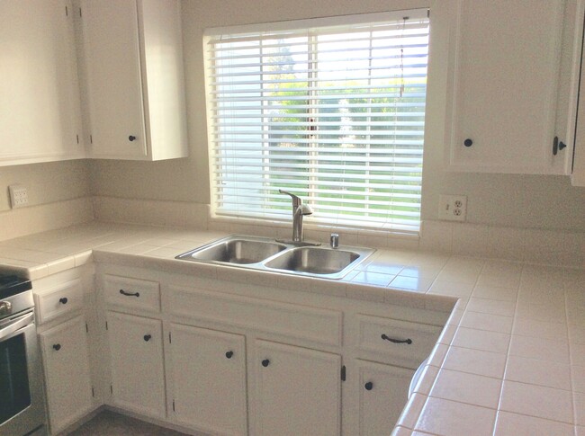 kitchen - 2014 Costa Vista Way