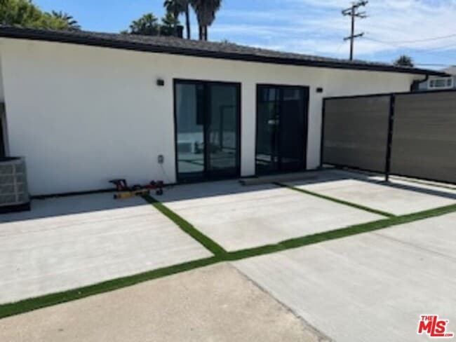 Building Photo - 9946 Farragut Dr