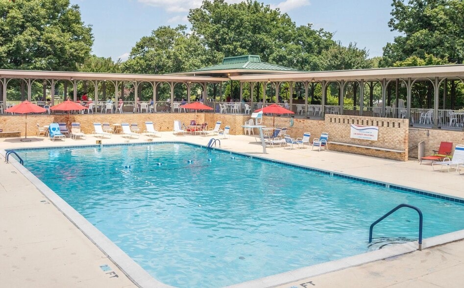 And Plenty of Amenities - 15115 Interlachen Dr