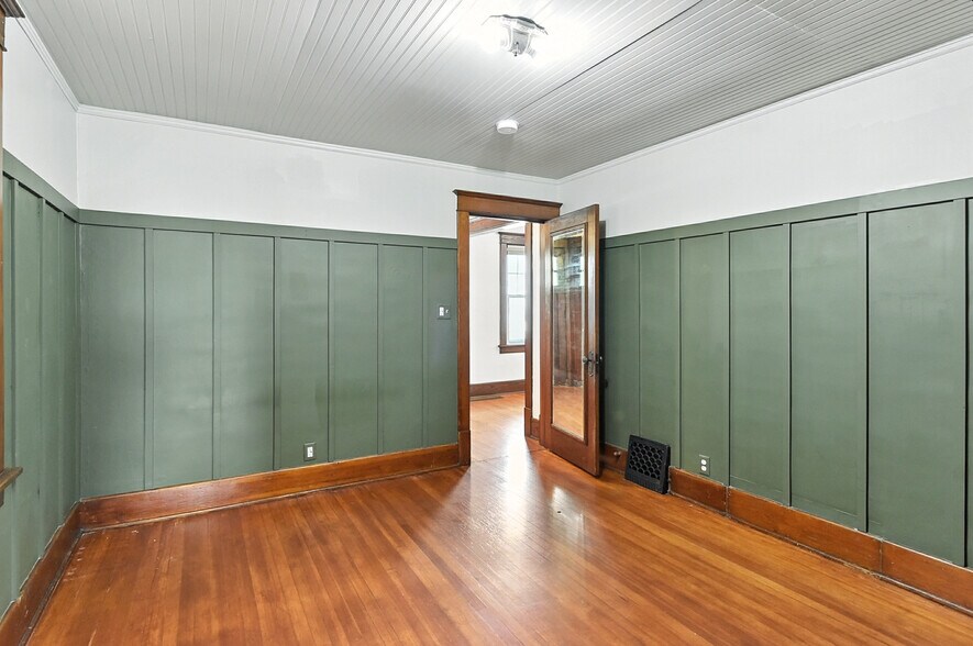 Building Photo - 2965 Harris Street