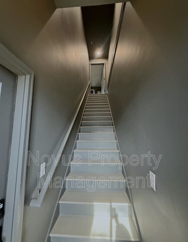 Building Photo - 153 Minden Ave