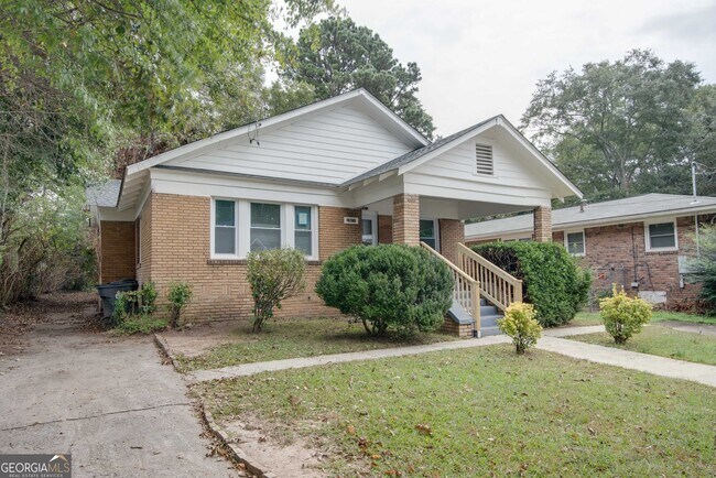 Building Photo - 2870 Cheney St