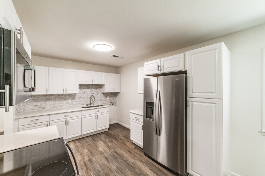 Building Photo - 2239 Norwood Dr NW
