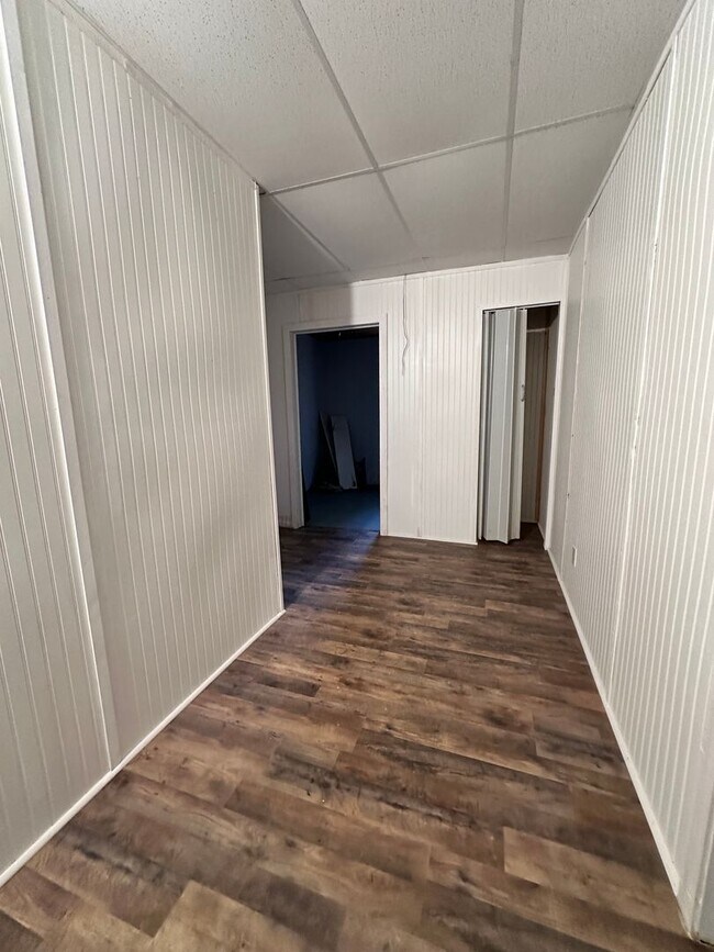 Building Photo - Exclusively Offered by Muse Realty Rentals...