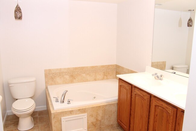 Master bath - 343 Wealdstone Rd