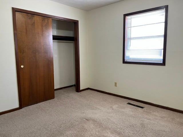 Building Photo - 541 N Belview Ave