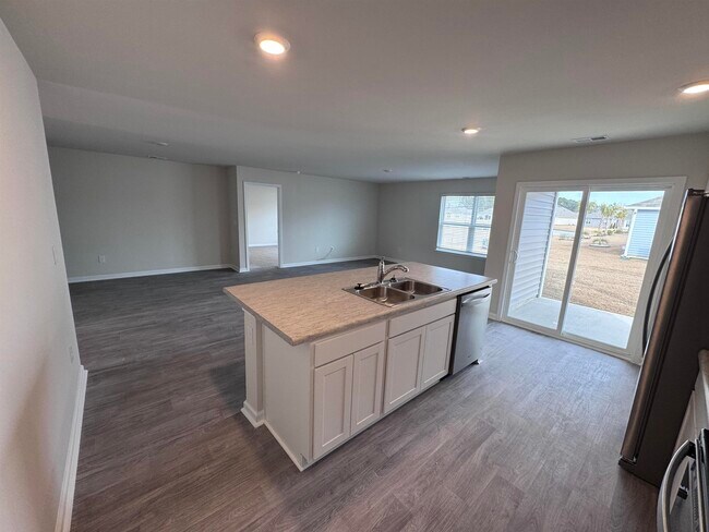 Building Photo - 141 Bud Dr