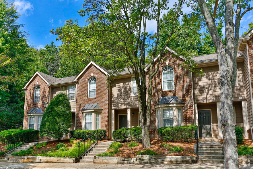 Building Photo - Radbourne Lake Apartments