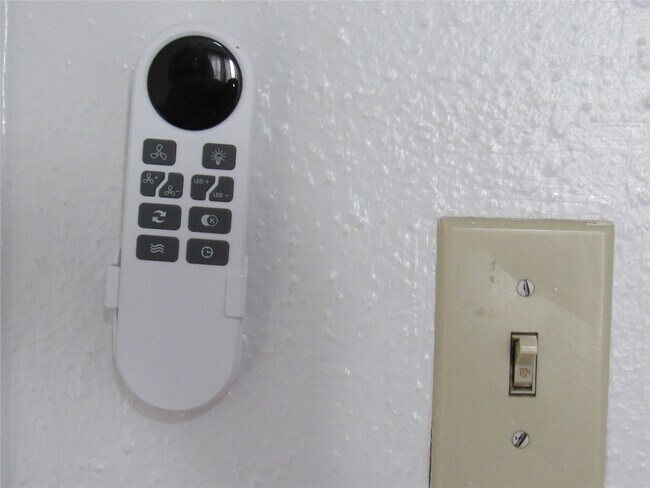 Building Photo - 15543 Weldon Dr